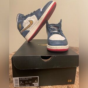 Air Jordan 1 Mid SE (GS)